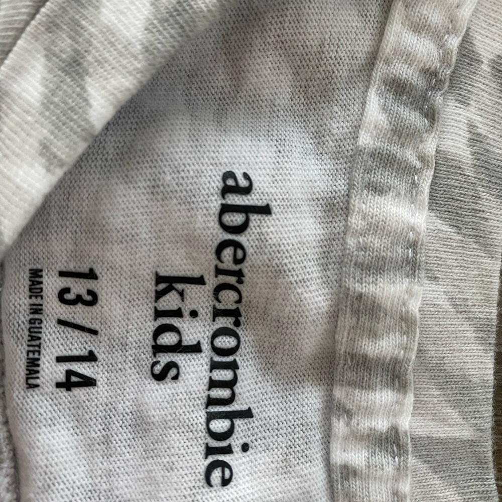 Mario kart graphic tee/ Abercrombie - Picture 4 of 4